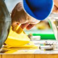 Materialauswahl für Gartenhäuser: Holz, Metall oder Kunststoff im Vergleich