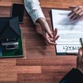 Schimmelpilzbefall im Wohnraum: Ursachen erkennen, langfristig beseitigen und zukünftigen Problemen vorbeugen