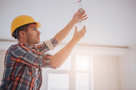 Maklerprovision beim Immobilienkauf: Wie hoch ist sie und wie kann man sparen?